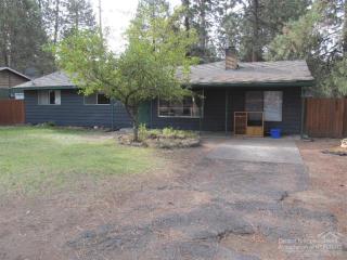 1699 Hartford Ave, Bend OR  97703-2484 exterior