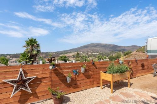 1497 Miss Elle Way, Alpine CA  91901-3981 exterior