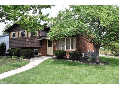 936 Hollywood Blvd, Elyria OH  44035-1816 exterior