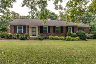4904 Lambert Dr, Nashville, TN 37220-1211