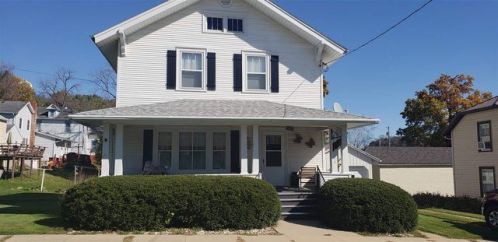 103 3rd St, Elkader, IA 52043-9035