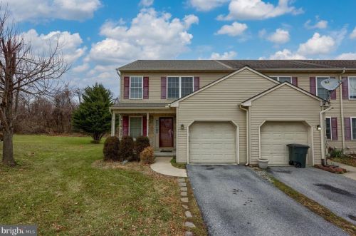 1098 Sterling Pl, Lancaster, PA 17603-8837