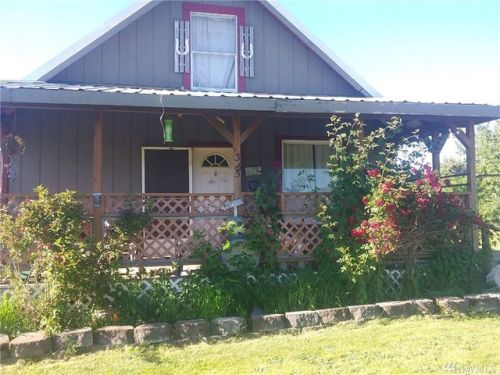 385 Jorgensen Rd, Alpha, WA 98570-9422