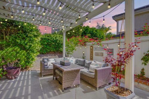 11684 Windcrest Ln, San Diego, CA 92128-4277