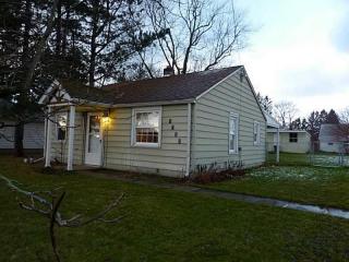 1230 Arlington Rd, Erie, PA 16504-2708