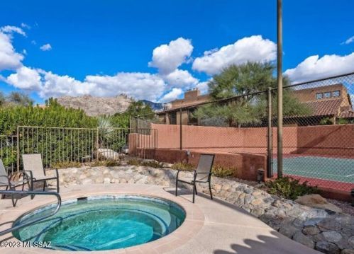 6651 Campbell Ave, Tucson AZ  85718-1347 exterior