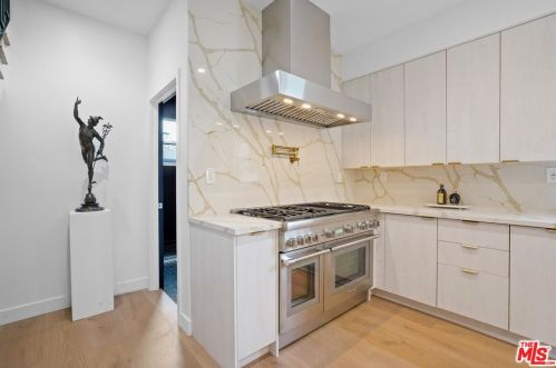 4552 Ethel Ave, North Hollywood CA  91605-4703 exterior