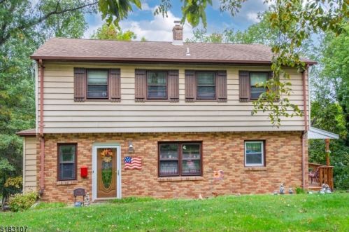 98 Hunter Rd, Lincoln Park, NJ 07035-2120