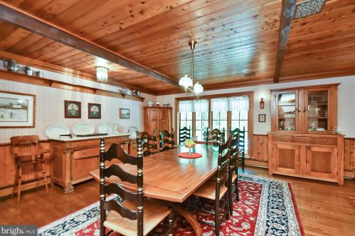 5693 Kernsville Rd, Orefield PA  18069-2226 exterior