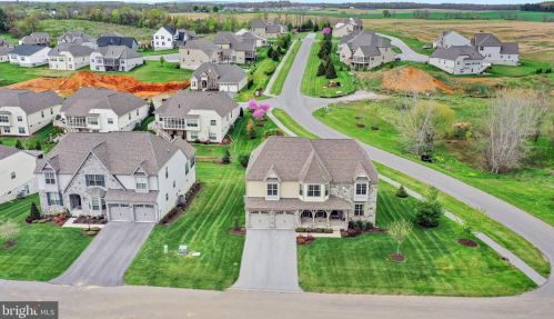 315 Lewis Washington Dr, Charles Town WV  25414-5666 exterior