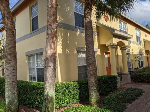 146 Coquina Bay Dr, Saint Petersburg, FL 33705-6444