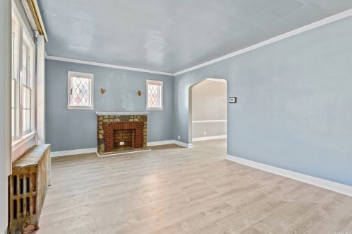 56 Wellington Rd, Floral Park NY  11003-1414 exterior