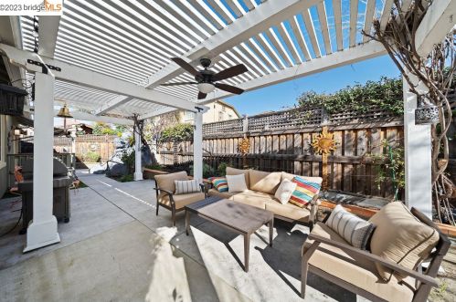 9744 Golden Sky Way, Gilroy CA  95020-9663 exterior