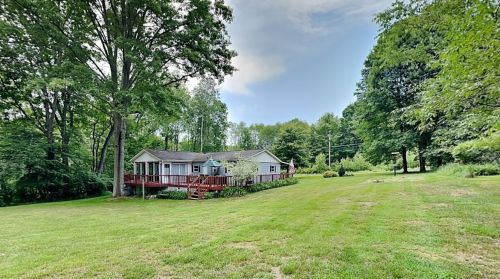 328 Mohican Trl, Mercer PA  16137-9333 exterior