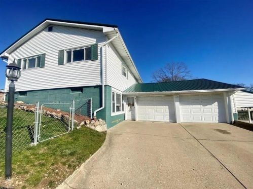 2608 Rich St, Zanesville, OH 43701-1842