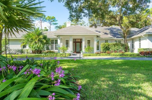 7 Country Rd, Boynton Beach FL  33436-5609 exterior