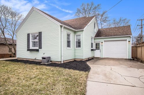 501 Mason St, Mishawaka, IN 46544-2510