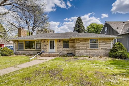 418 Johnson Pkwy, Saint Paul, MN 55106-5720