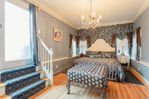 47 Myson St, West Islip NY  11795-2703 exterior