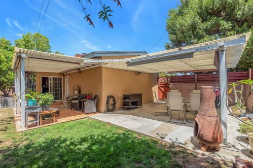 2483 Charlemagne Ave, Long Beach, CA 90815-1910