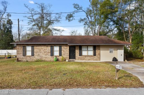 804 1st St, Sunny Hills, FL 32428-2230