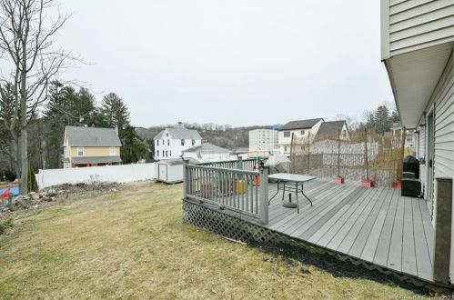 16 Edgehill Ave, Waterbury CT  06704-1825 exterior