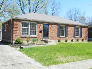 6125 Perma Dr, Louisville, KY 40218-2607