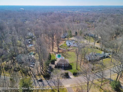 162 Borden Rd, Middletown NJ  07748-3050 exterior