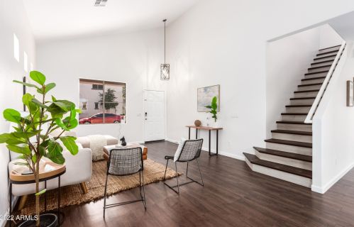 1342 Dunbar Dr, Phoenix AZ 85041-6151 exterior