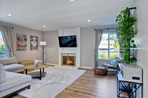 215 Village Run, Encinitas CA  92024-3056 exterior