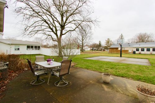 1030 Amboise Dr, Marion OH 43302-6614 exterior