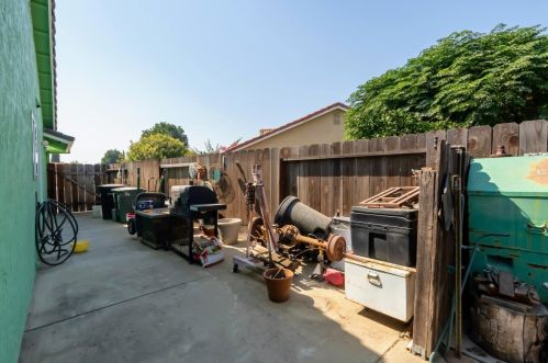 2130 Creek Ct, Newman CA  95360-1445 exterior