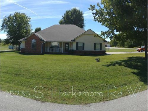 25235 Hackamore Rd, Claremore, OK 74019-2558