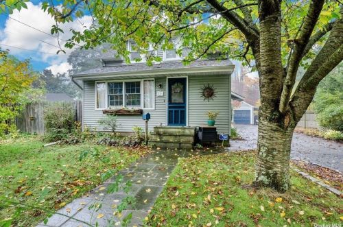 15 5th Ave, San Remo, NY 11754-4307