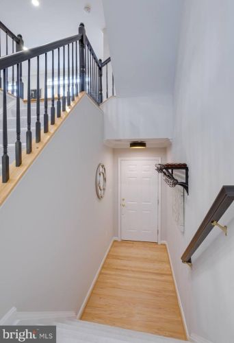 7366 Stream Bluff Way, Springfield, VA 22153-2034