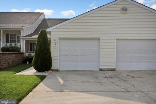 1393 Chami Dr, Spring Grove, PA 17362-8581
