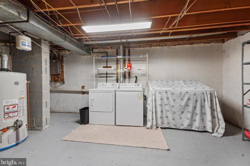 104 Vlg Grn Dr, Gilbertsville PA  19525-9500 exterior