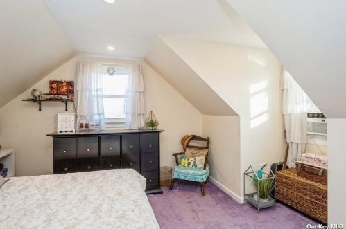 1 Laura Dr, South Setauket NY  11720-3068 exterior