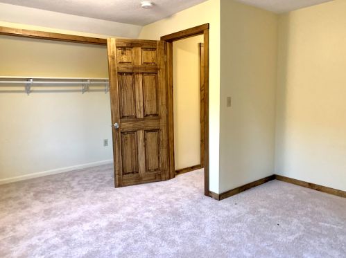 28 Country Side Cir, Belmont NH  03220-4042 exterior