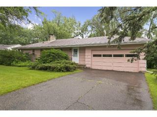 5258 Crestwood Dr, Hopkins, MN 55345-4901