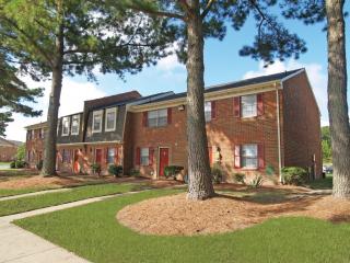 1997 Eastwood Villa Ln, Virginia Beach VA  23454-4219 exterior