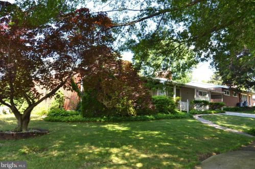 200 Runson Rd, Camp Hill PA  17011-2637 exterior