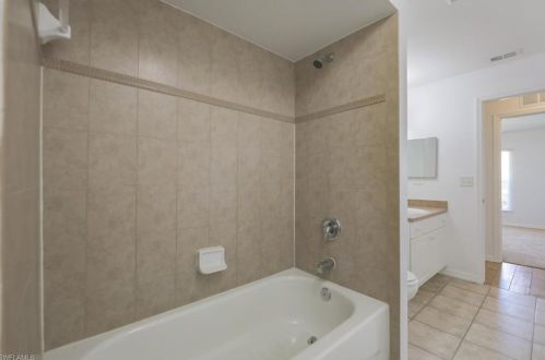 2822 10 Ter, Cape Coral FL  33993-5702 exterior