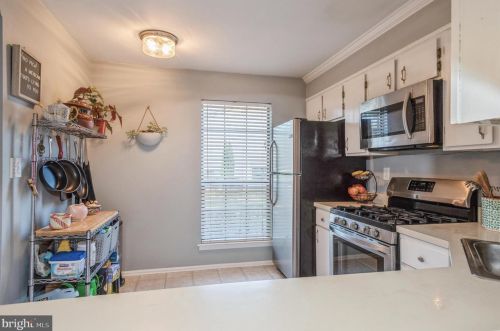 20 Van Buren Pl, Lawrence Township NJ  08648-4345 exterior