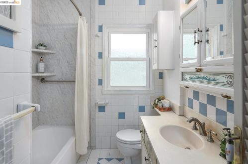 3963 Coolidge Ave, Oakland CA  94602-3428 exterior