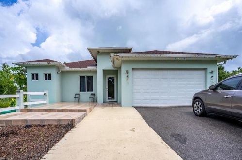 4285 20th Ave, Naples, FL 34116-6407