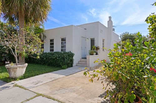 408 Putnam Rd, West Palm Beach, FL 33405-3210
