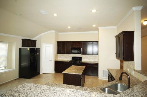 374 Coral Vine Ln, Burleson TX  76028-2743 exterior
