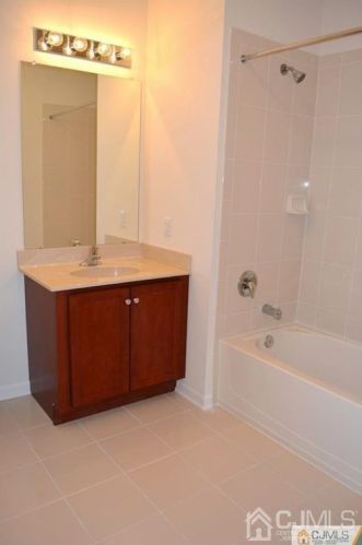 624 Doral Ct, Piscataway NJ  08854-6705 exterior