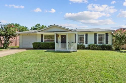 706 Campbell Ln, Denton, TX 76209-4581